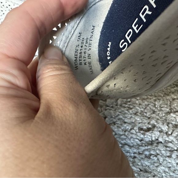 Sperry Perforated Slip On Shoes Size 9 - Picture 5 of 6